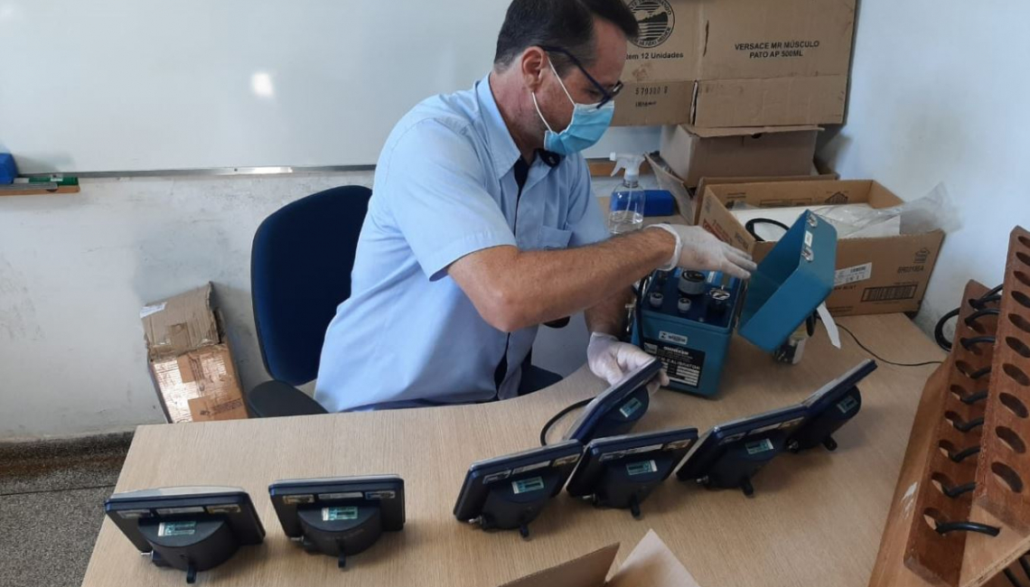 Ipem-SP verifica aparelhos de medir pressão arterial da Santa Casa de Votuporanga